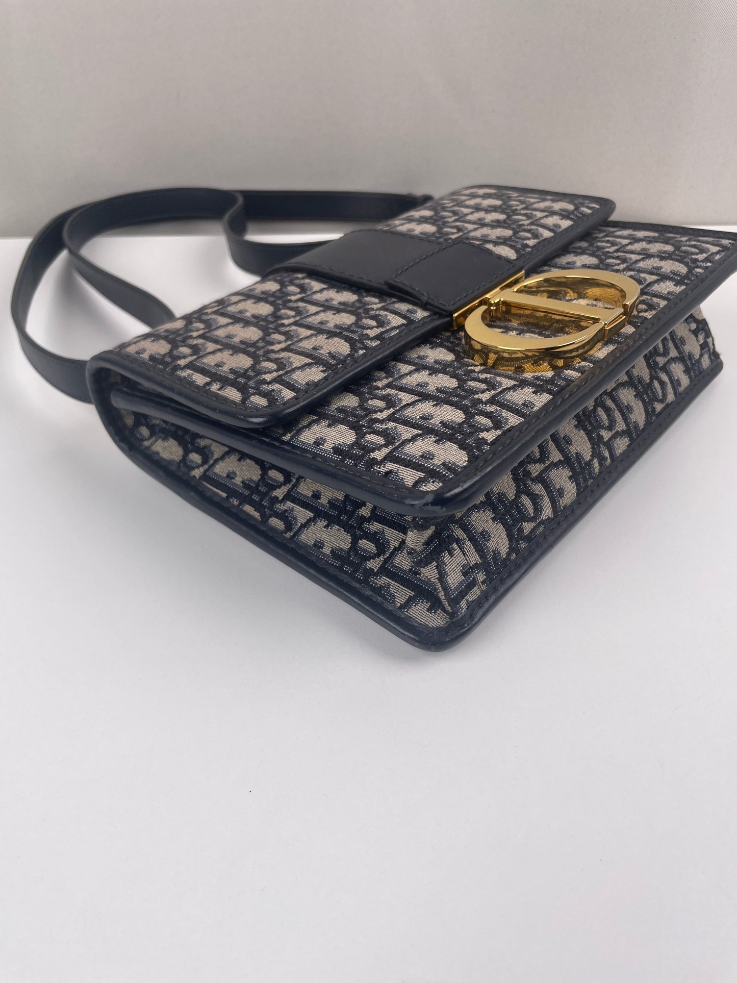 Dior 30 Montaigne oblique blue