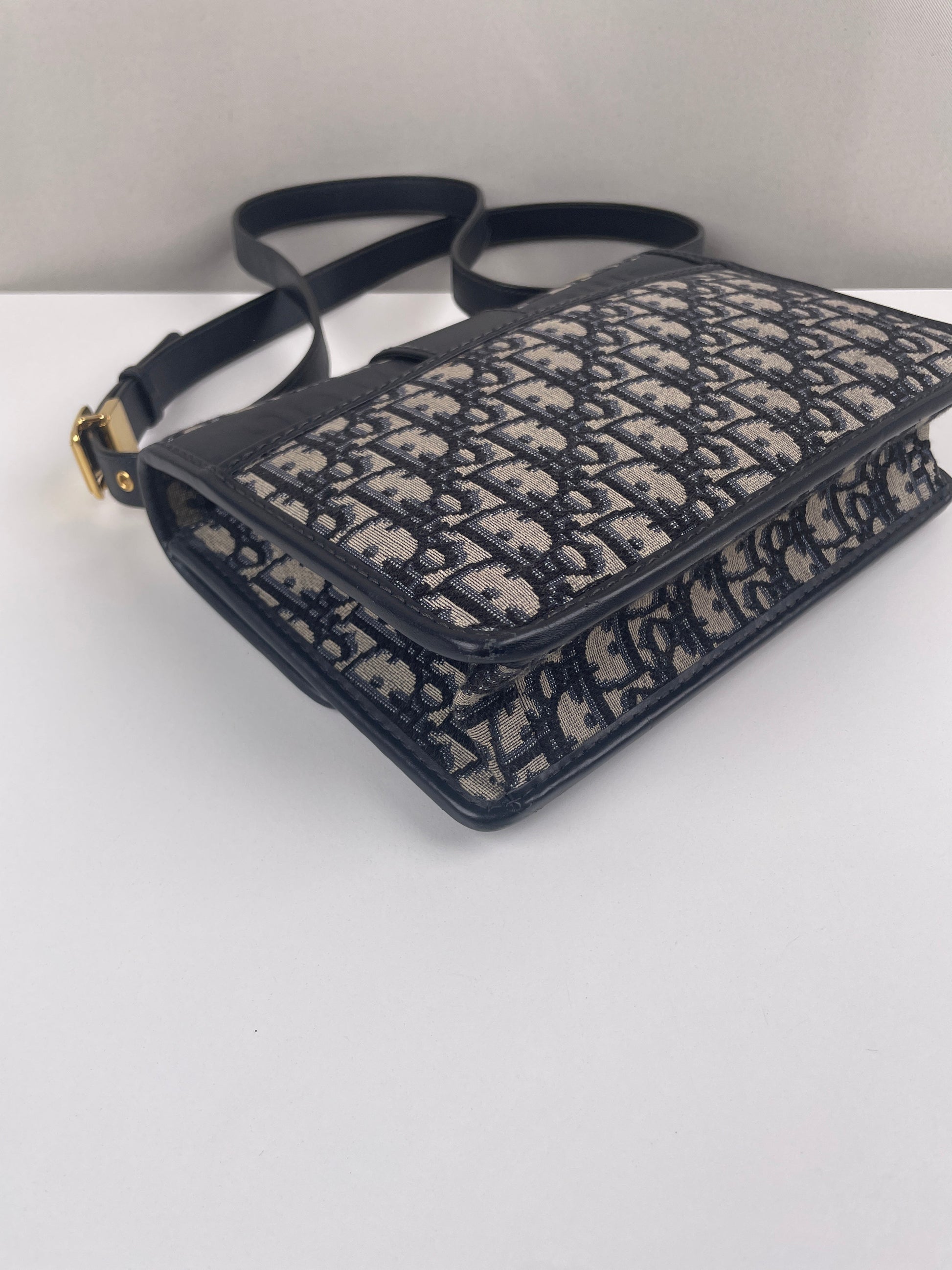 Dior 30 Montaigne oblique blue