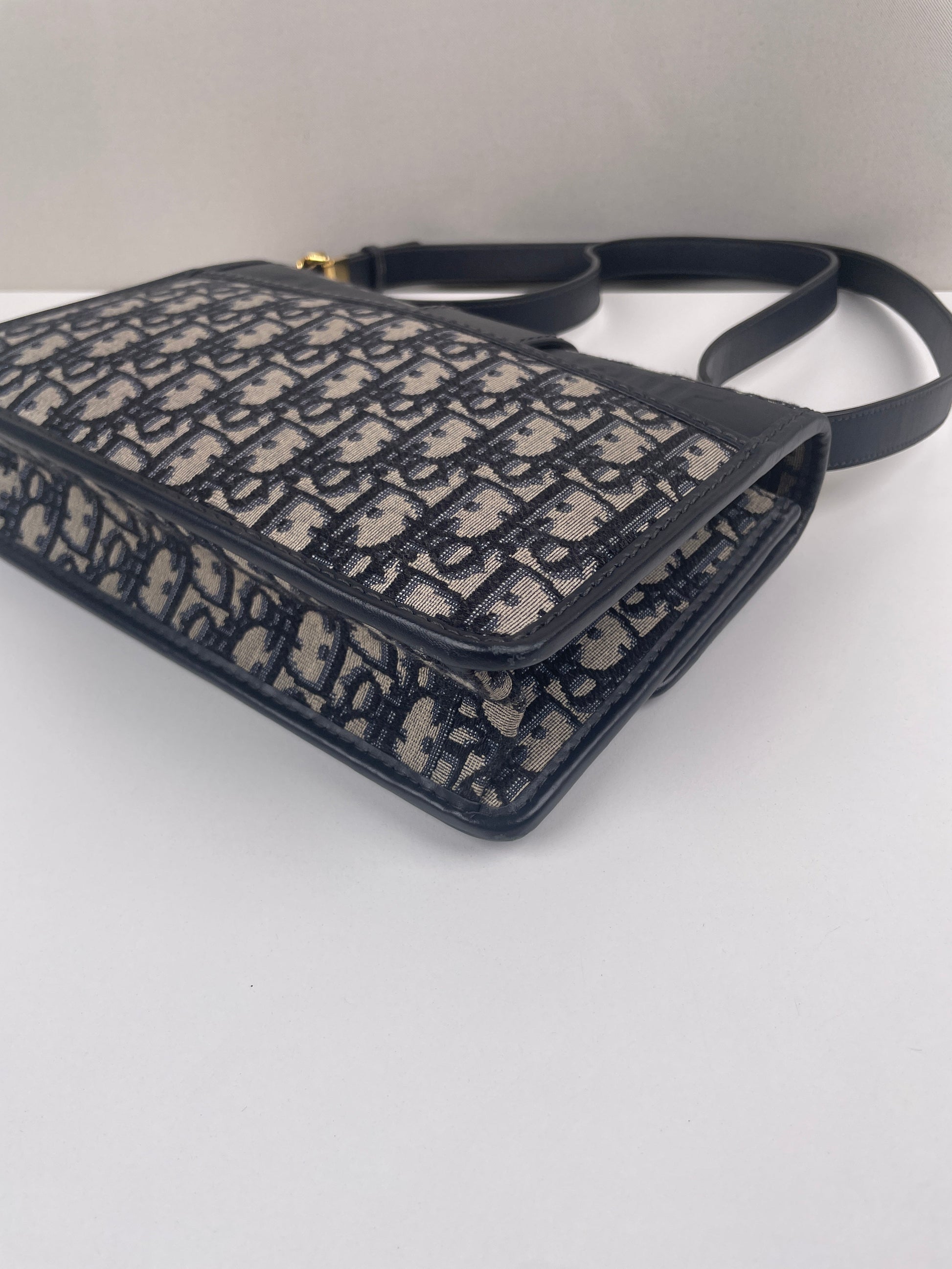 Dior 30 Montaigne oblique blue