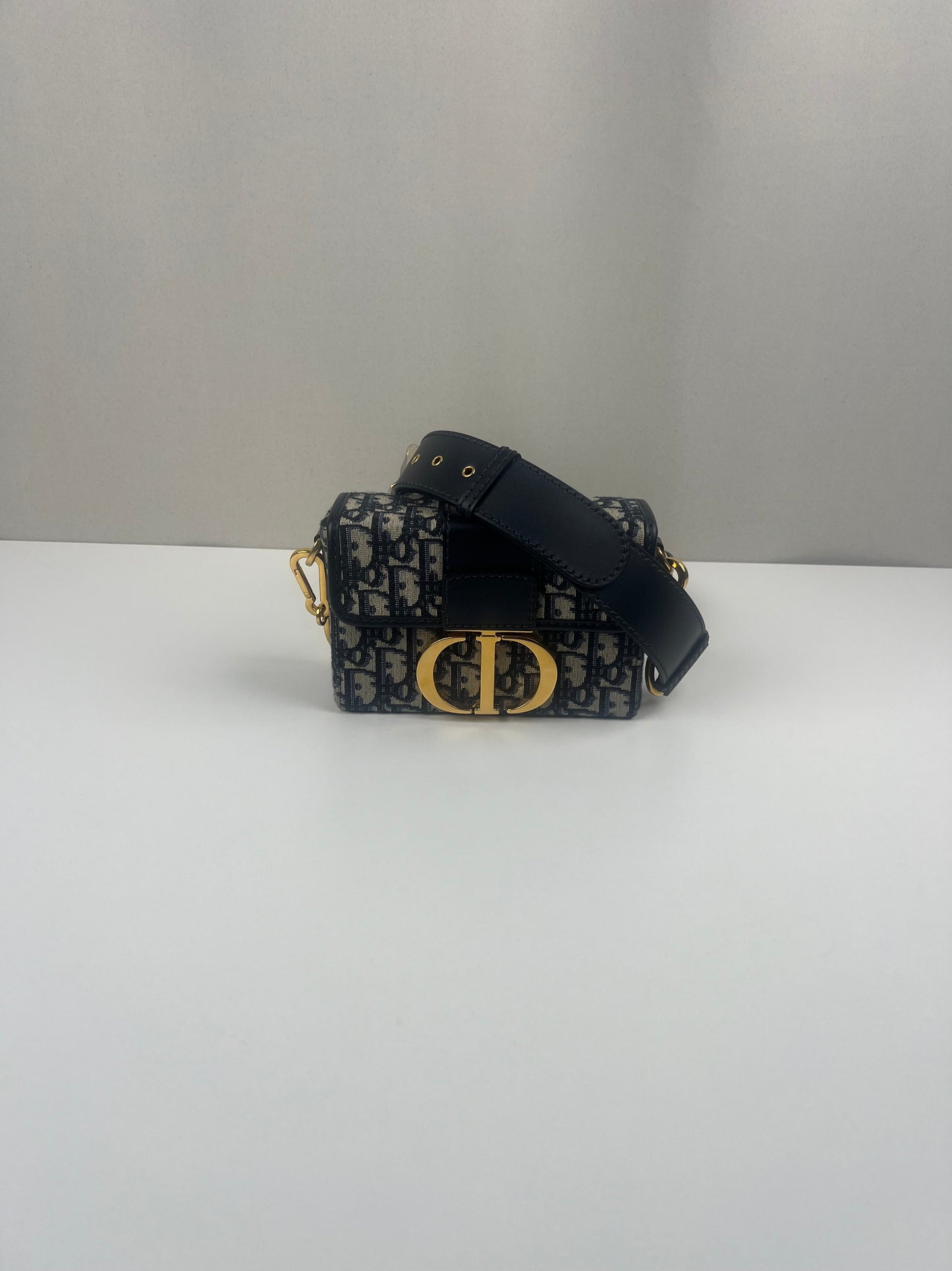 Dior petit 30 Montaigne oblique blue