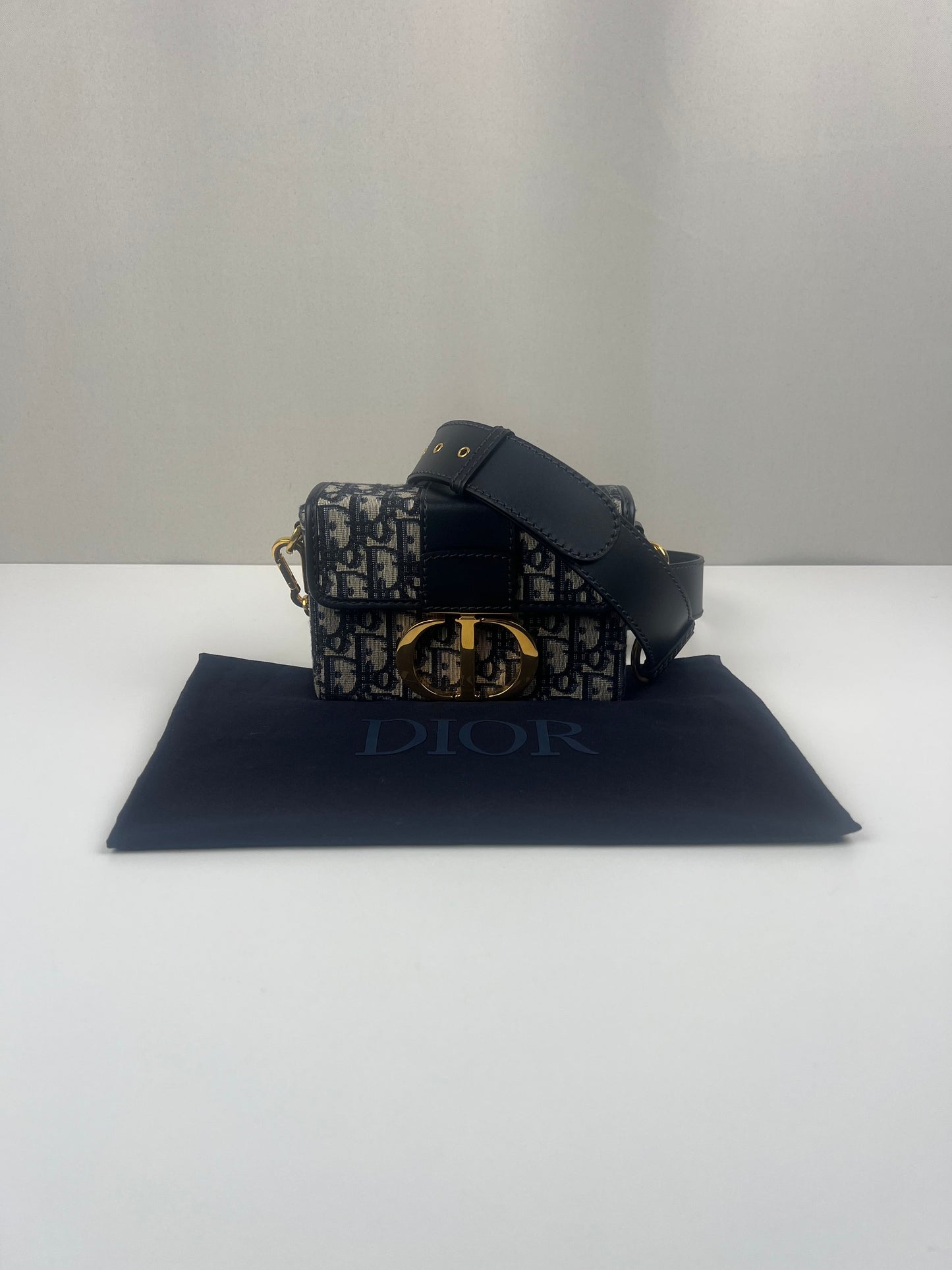 Dior petit 30 Montaigne oblique blue