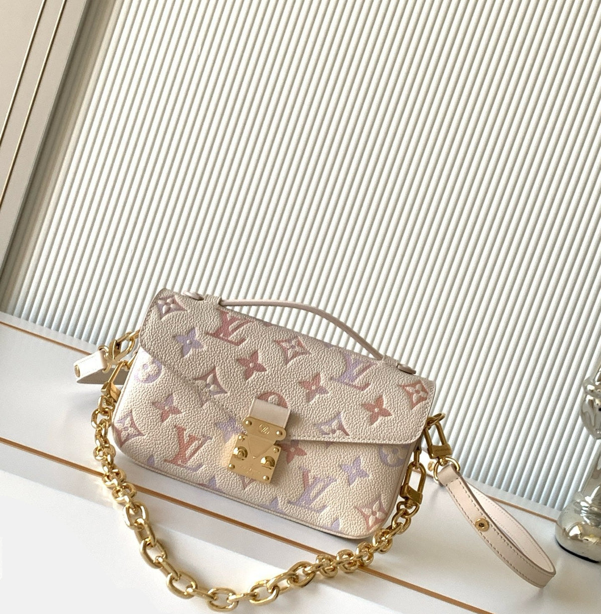 Pochette Metis East West Bag