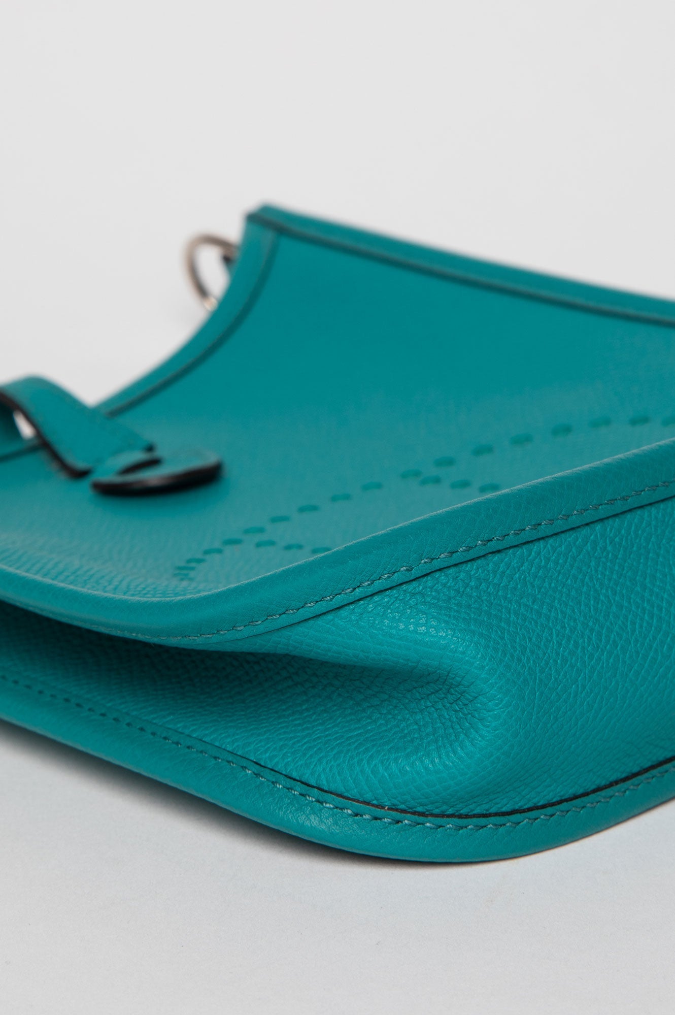 Hermès 2019 Turquoise Taurillon Clemence Evelyne TPM 16