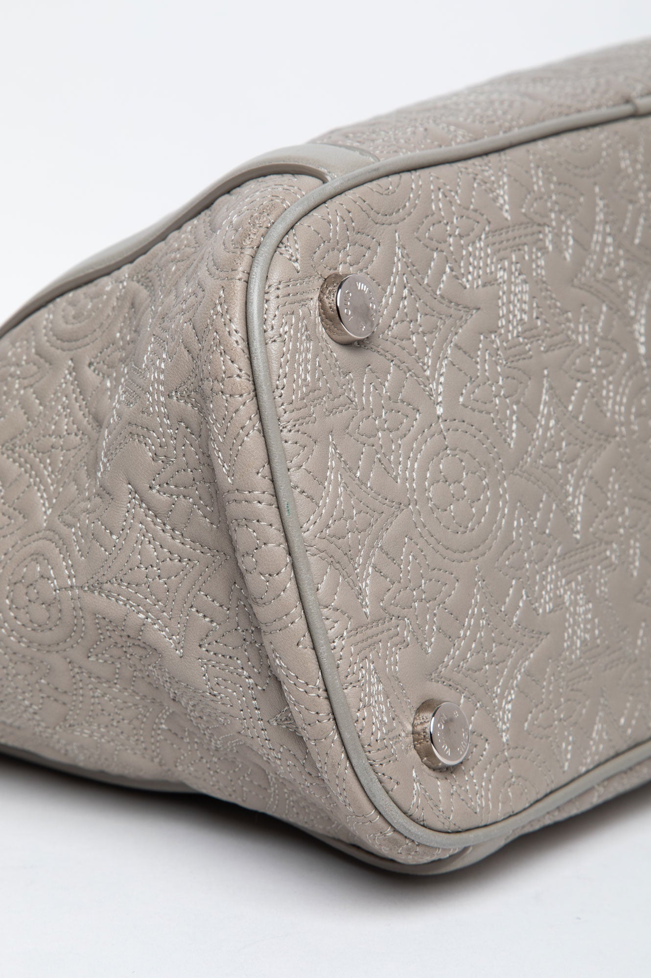 Louis Vuitton Gris Lambskin Tasche Antheia Ixia MM Bag