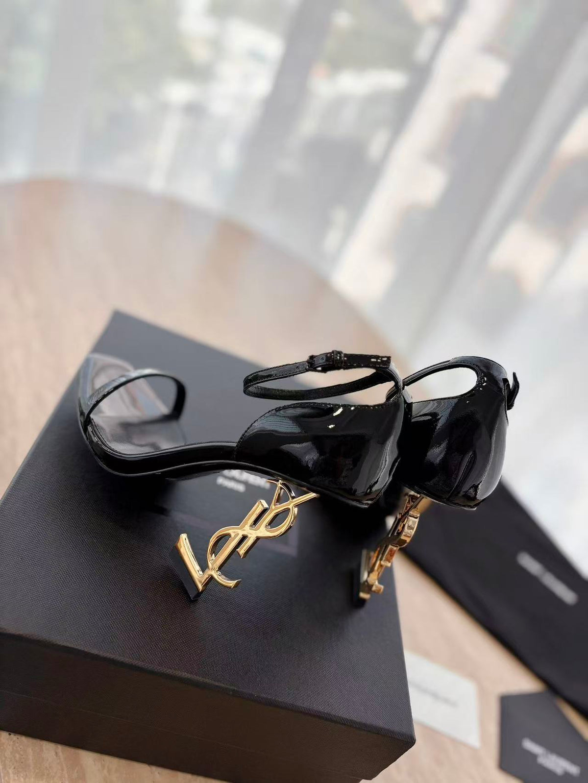 SAINT LAURENT Classic High Heels & Sandals