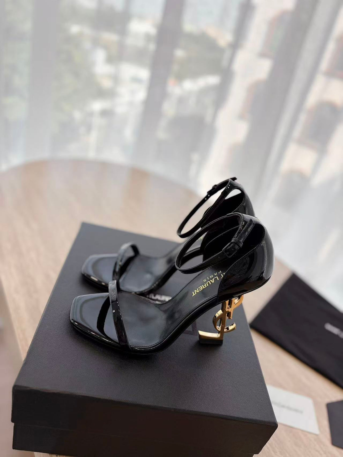 SAINT LAURENT Classic High Heels & Sandals